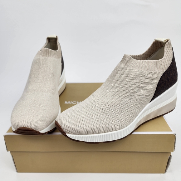 Michael Kors Women's Mabel Slip On Trainer Stretch Knit Color Pale Gold New - Picture 5 of 6